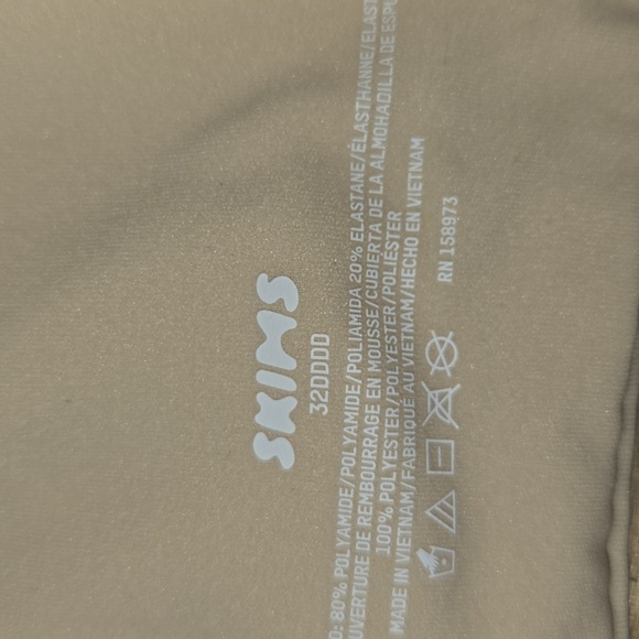 SKIMS Kim Kardashian Women's 32DDDD Bra New w/out Tags! - Picture 2 of 4